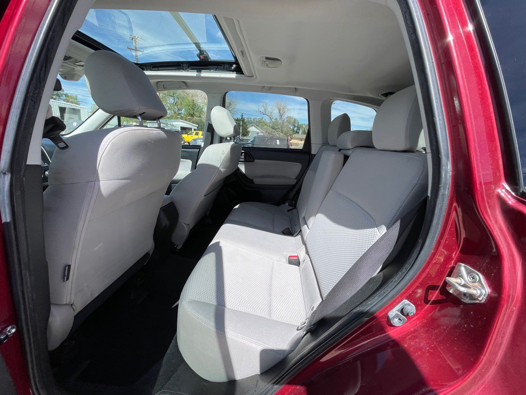 2015 Subaru Forester Image 12