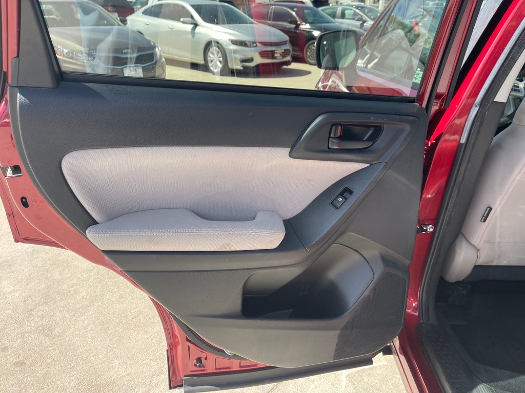 2015 Subaru Forester Image 13