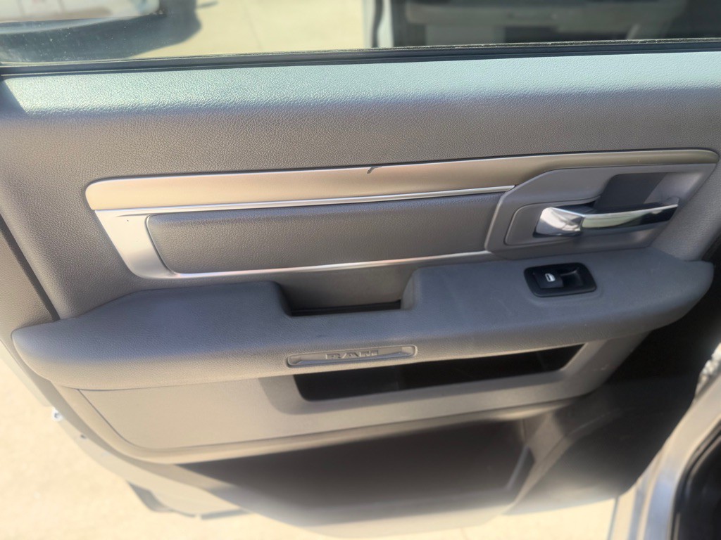 2014 RAM 1500 Image 12