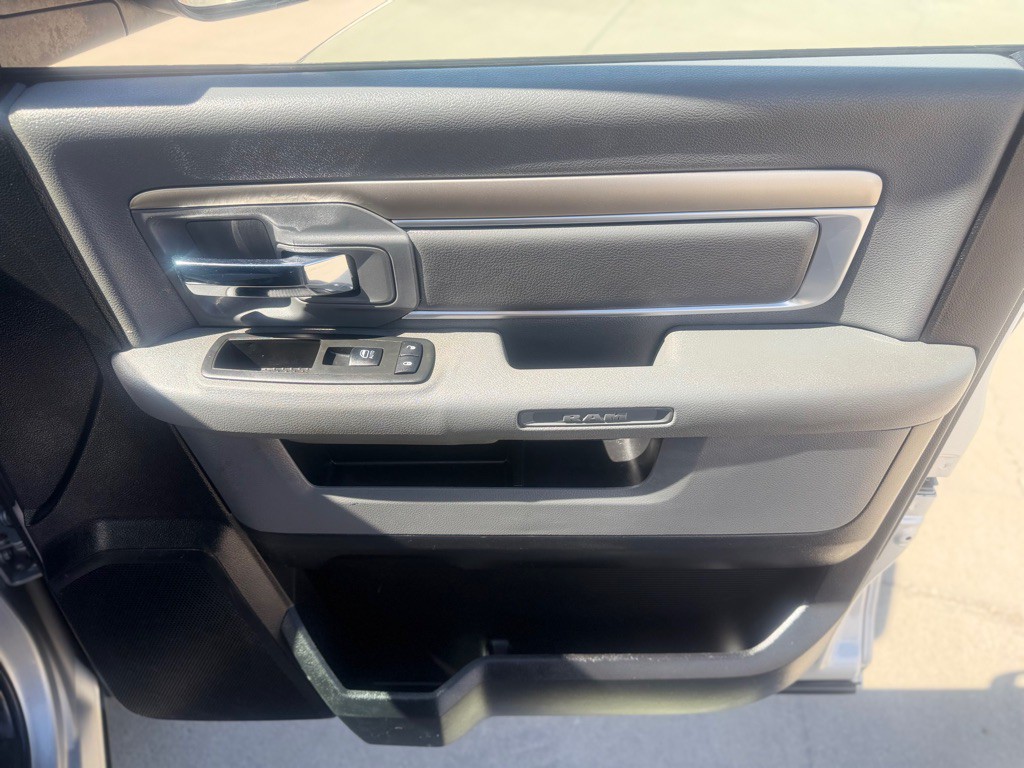 2014 RAM 1500 Image 17