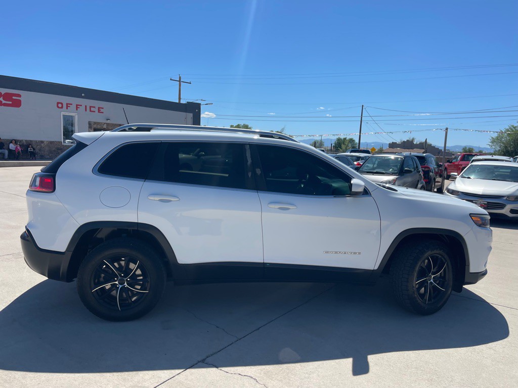 2019 Jeep Cherokee Image 2