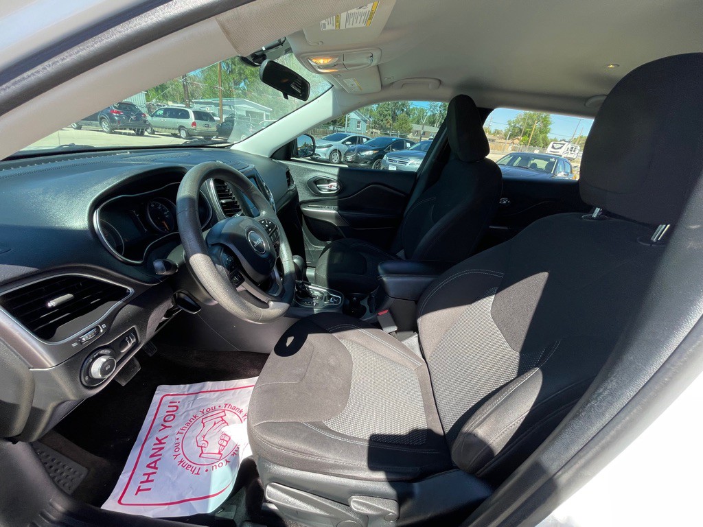 2019 Jeep Cherokee Image 8