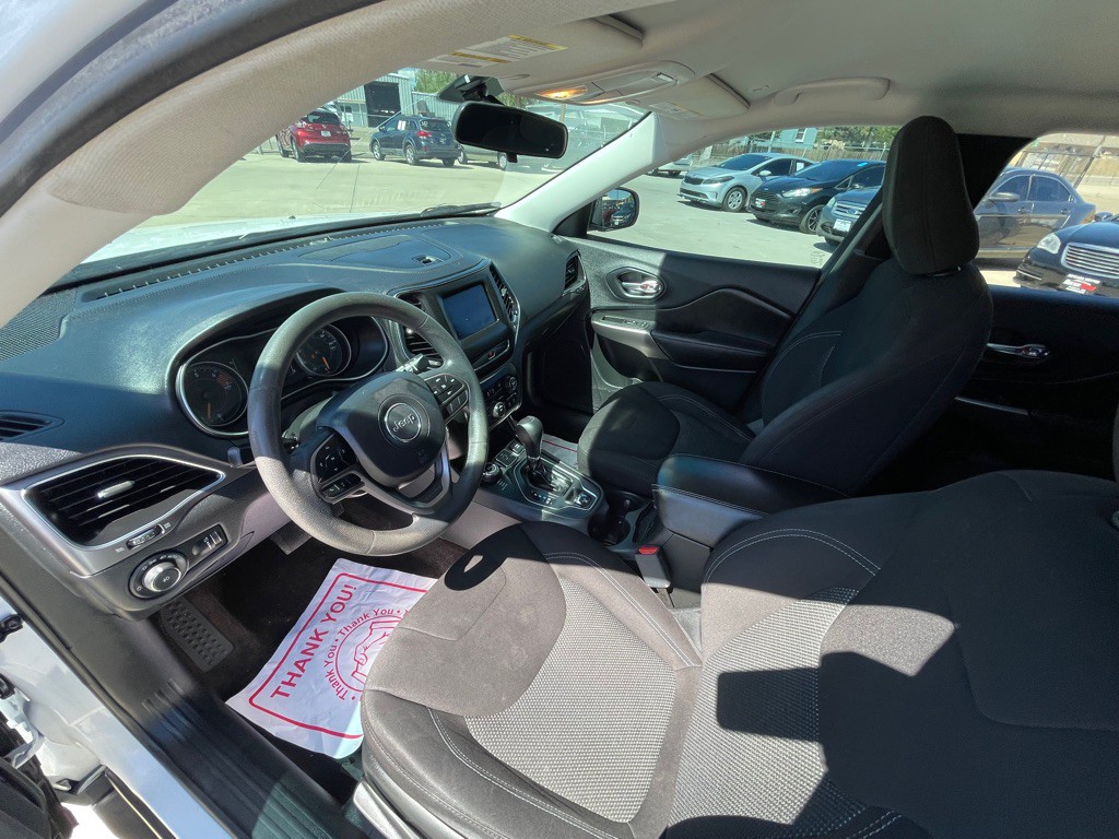 2019 Jeep Cherokee Image 9