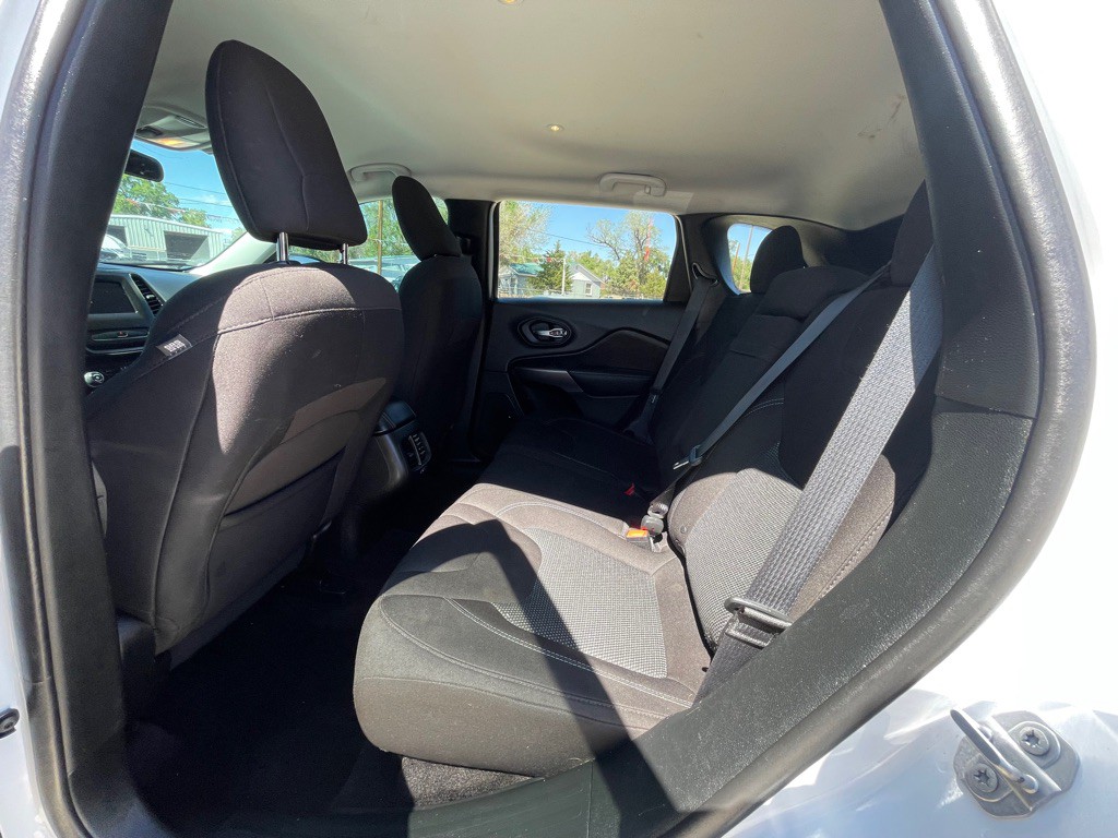 2019 Jeep Cherokee Image 11