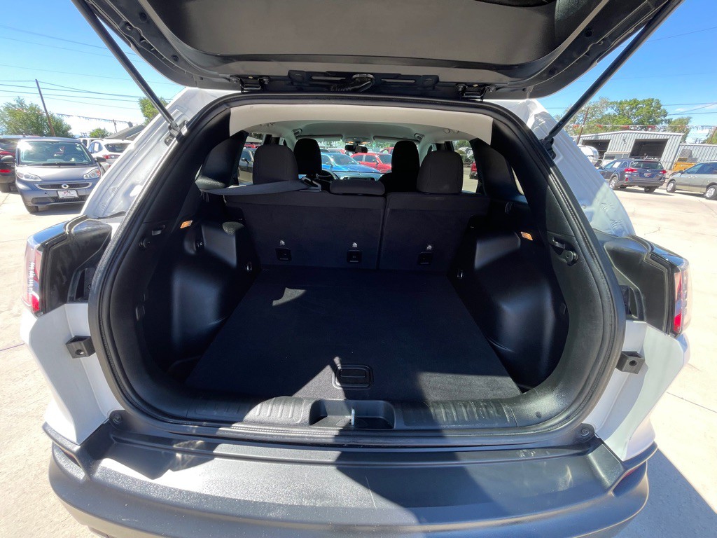 2019 Jeep Cherokee Image 13