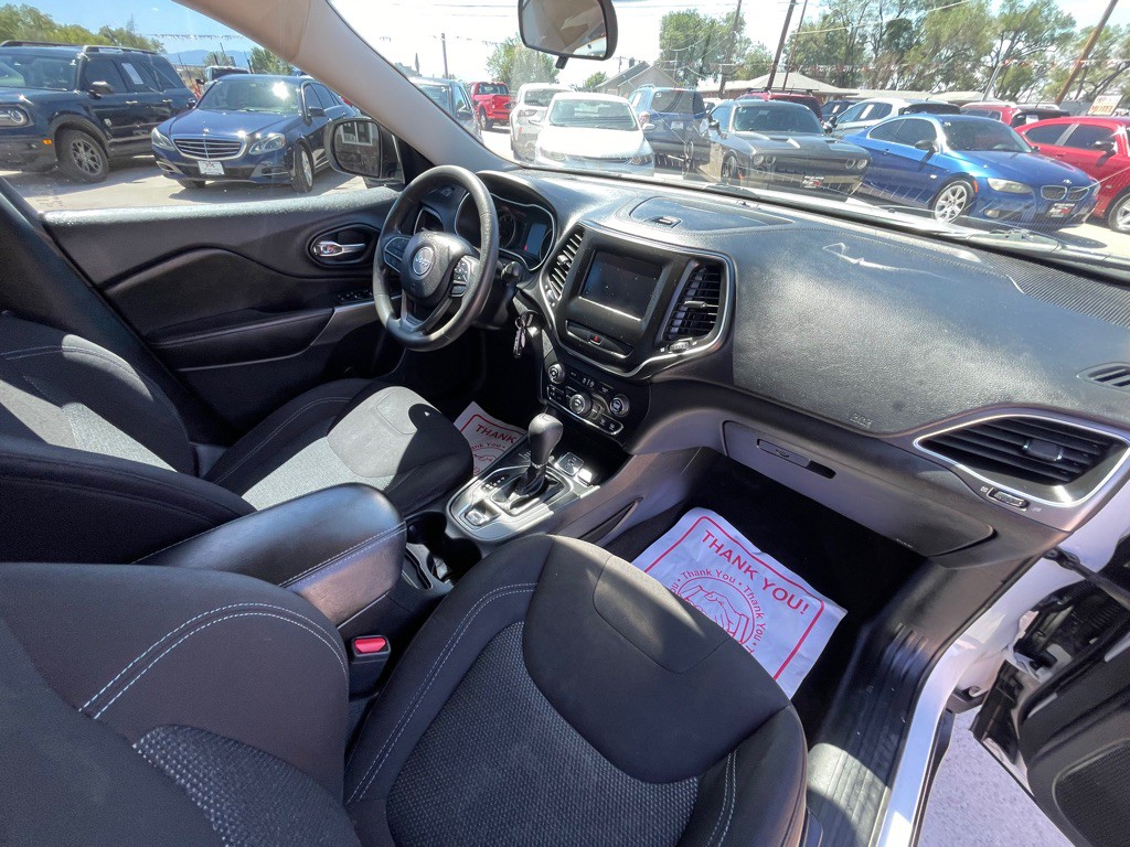 2019 Jeep Cherokee Image 17