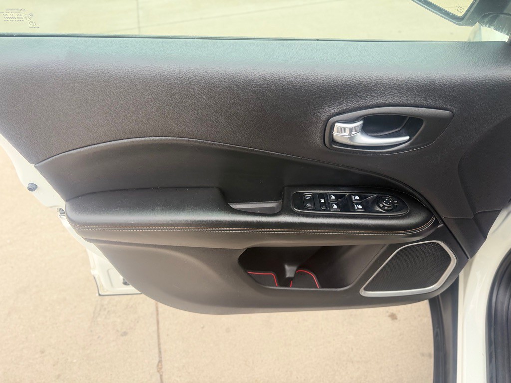 2018 Jeep Compass Image 11