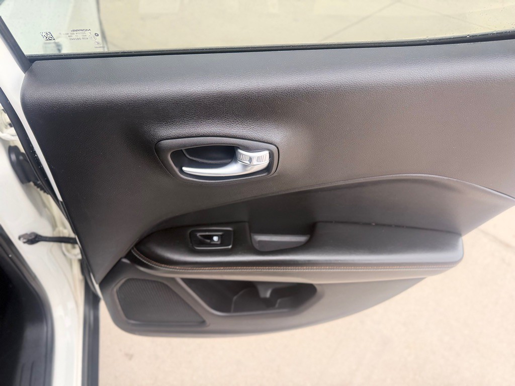2018 Jeep Compass Image 17