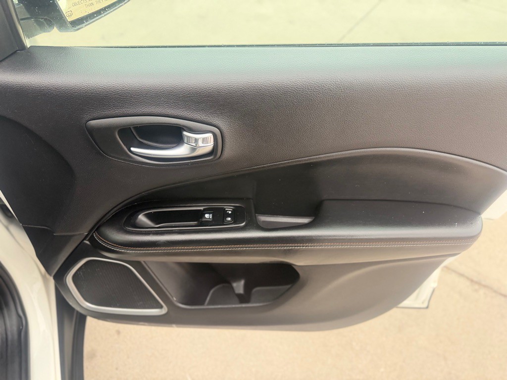 2018 Jeep Compass Image 19