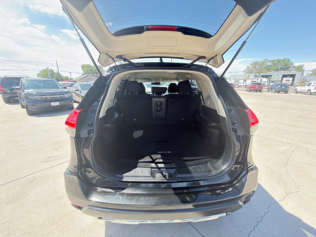 2017 Nissan Rogue Image 14