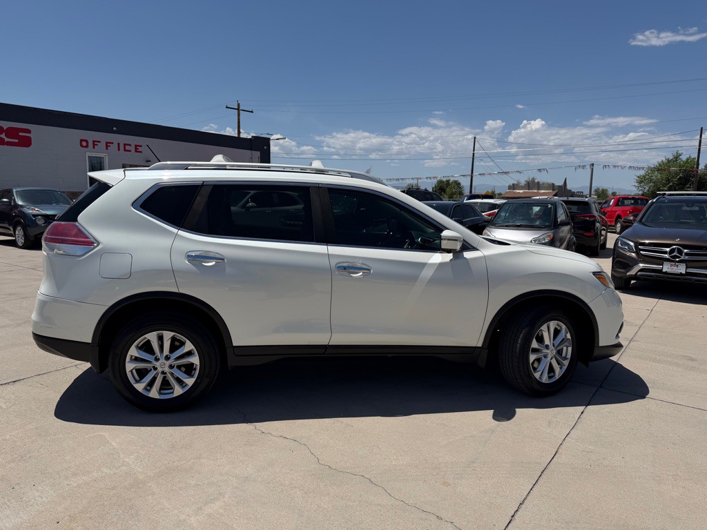 2016 Nissan Rogue Image 2