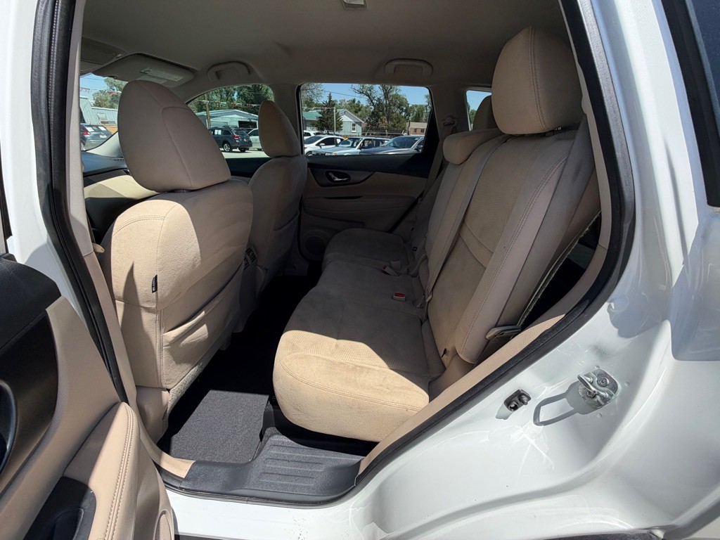 2016 Nissan Rogue Image 11