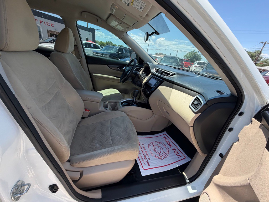 2016 Nissan Rogue Image 16