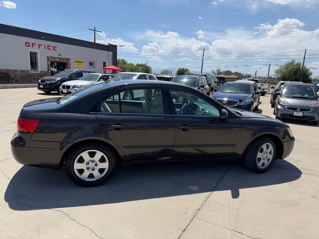 2009 Hyundai Sonata Image 2