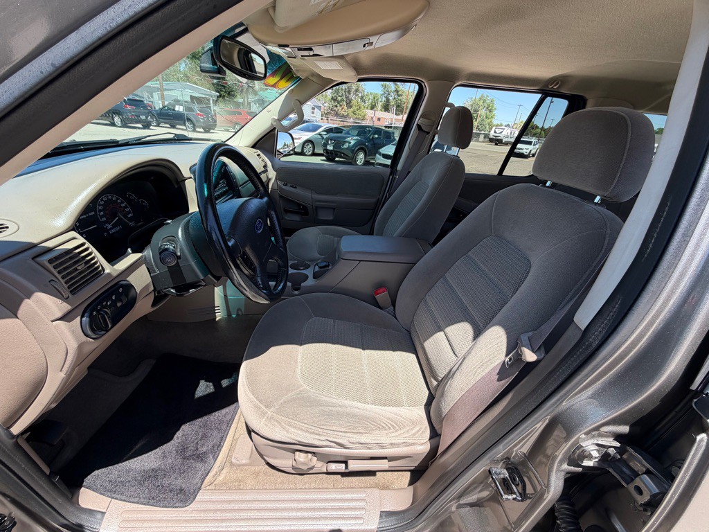 2002 Ford Explorer Image 8