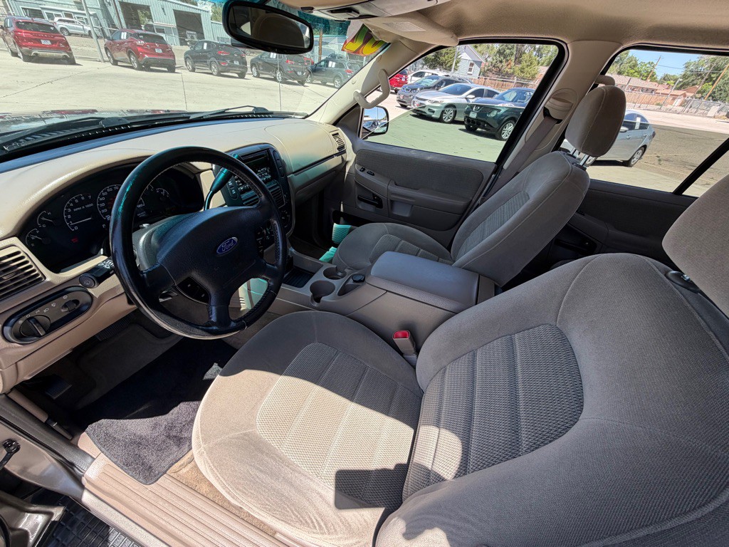 2002 Ford Explorer Image 9