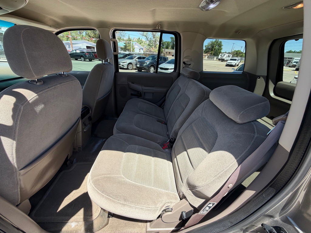 2002 Ford Explorer Image 11