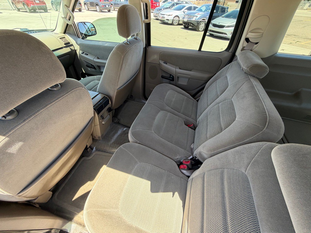 2002 Ford Explorer Image 13