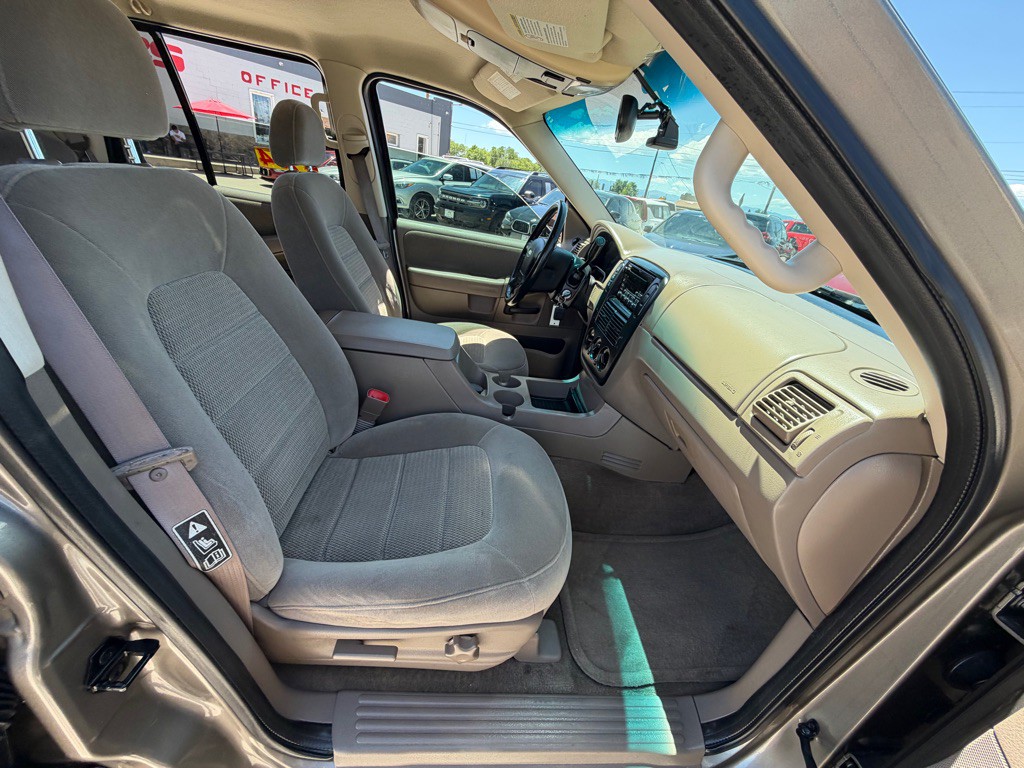 2002 Ford Explorer Image 18