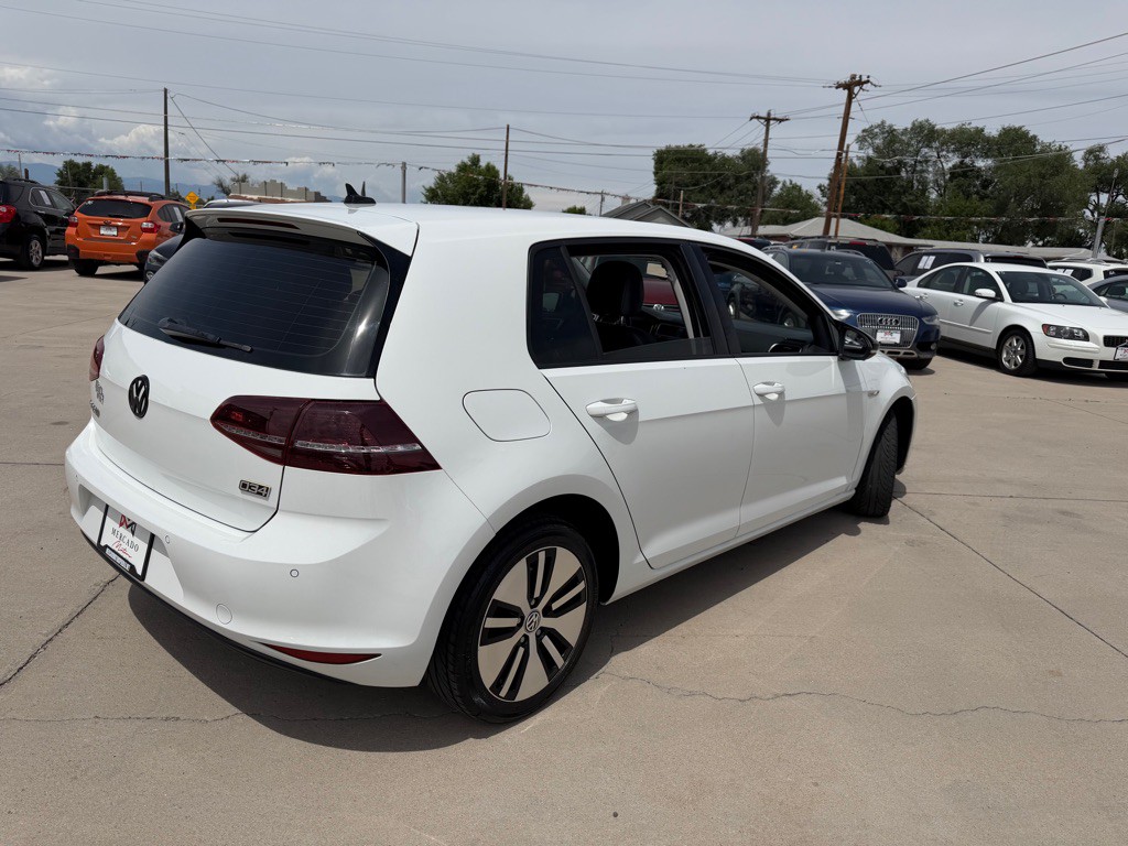 2016 Volkswagen Golf Image 3