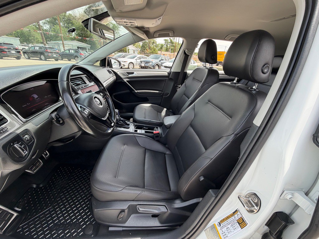 2016 Volkswagen Golf Image 8