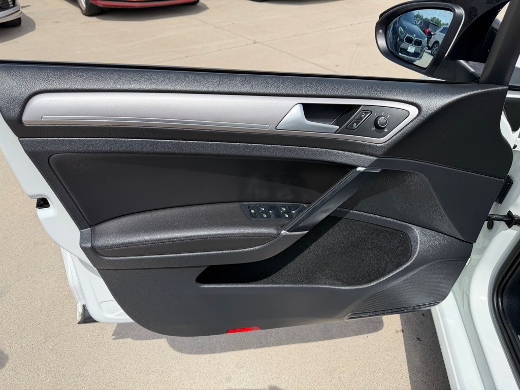 2016 Volkswagen Golf Image 10
