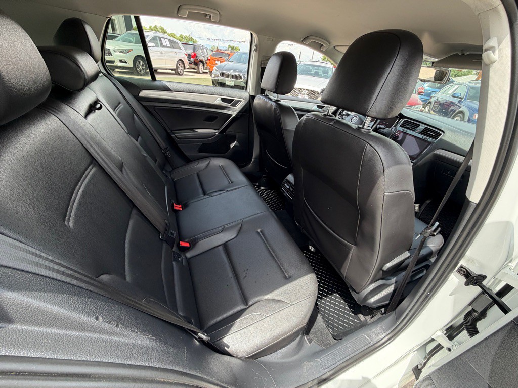 2016 Volkswagen Golf Image 14