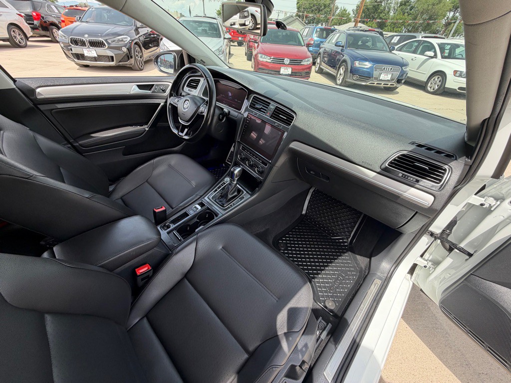 2016 Volkswagen Golf Image 16