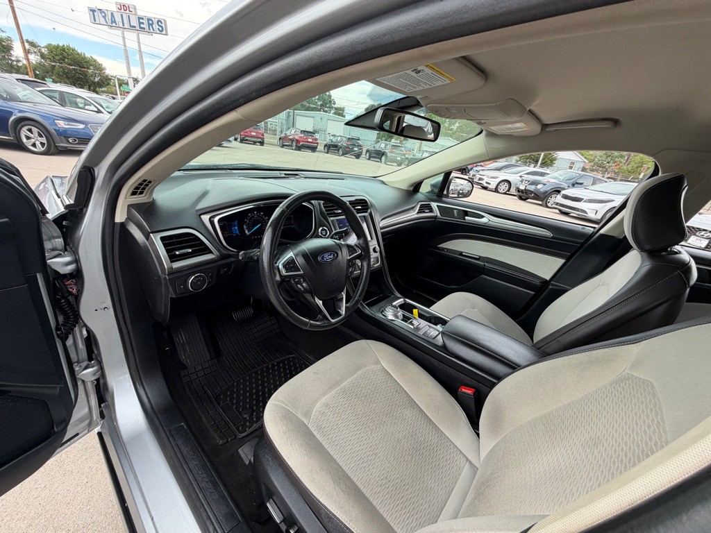 2020 Ford Fusion Image 9