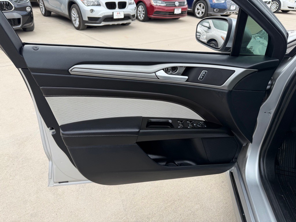 2020 Ford Fusion Image 10
