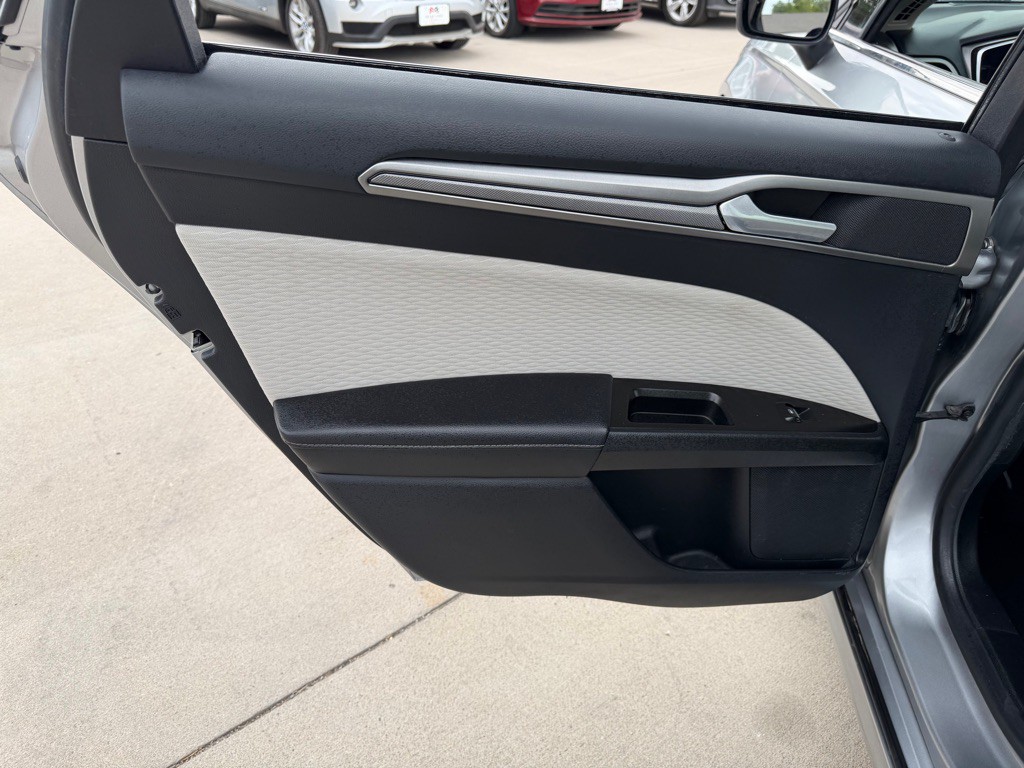2020 Ford Fusion Image 12