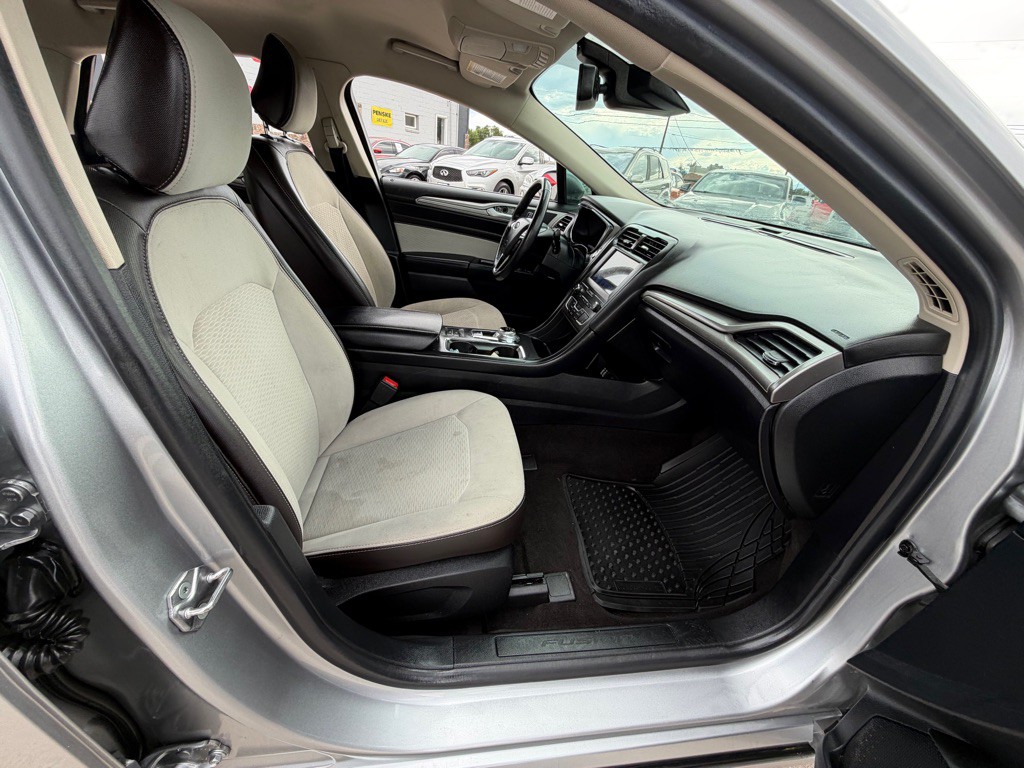 2020 Ford Fusion Image 34