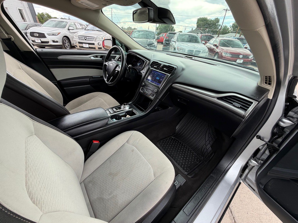 2020 Ford Fusion Image 35
