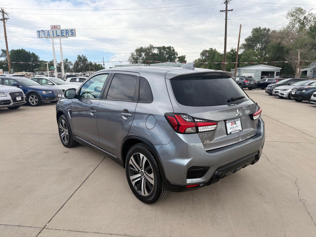 2021 Mitsubishi Outlander Image 5