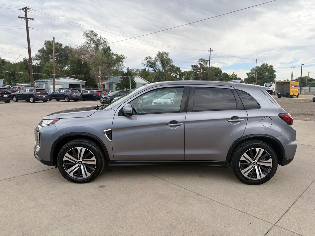 2021 Mitsubishi Outlander Image 6