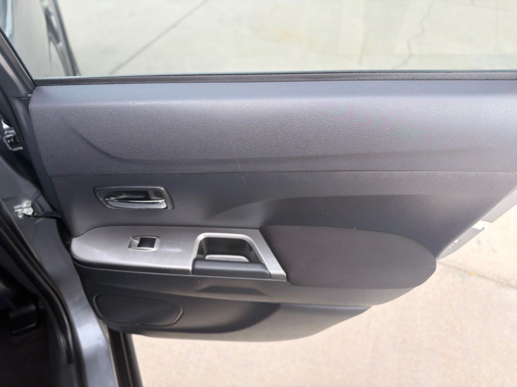 2021 Mitsubishi Outlander Image 17