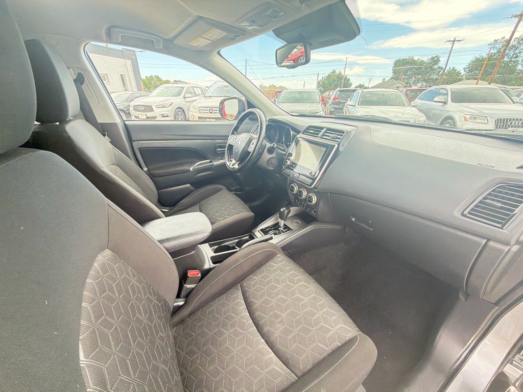 2021 Mitsubishi Outlander Image 18