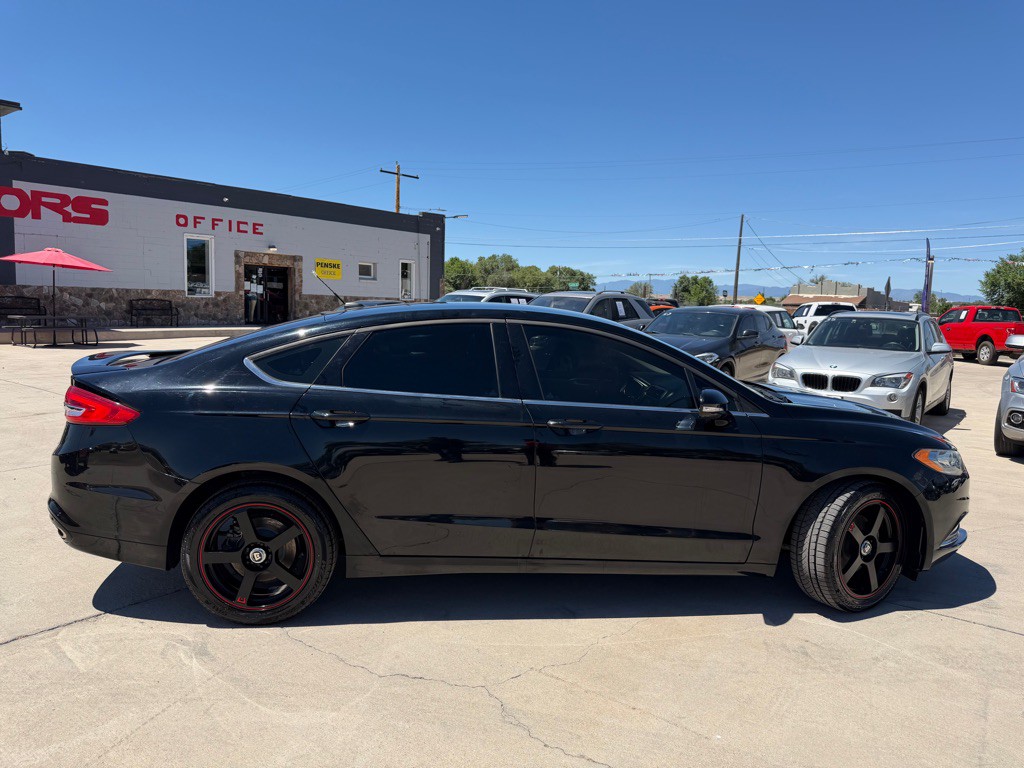 2017 Ford Fusion Image 2