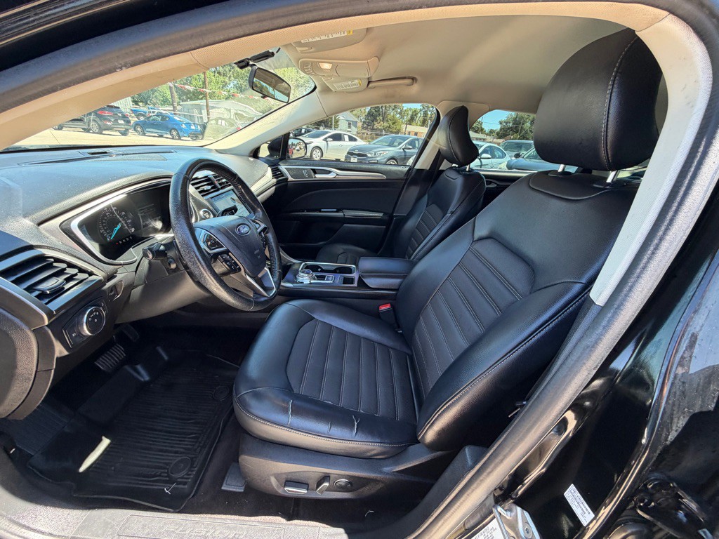 2017 Ford Fusion Image 8
