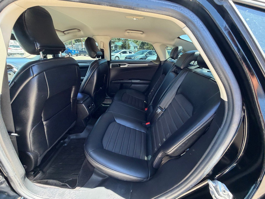2017 Ford Fusion Image 11