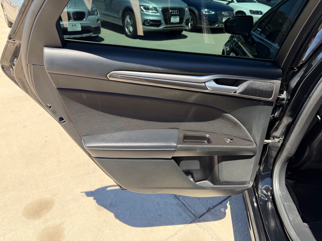 2017 Ford Fusion Image 12