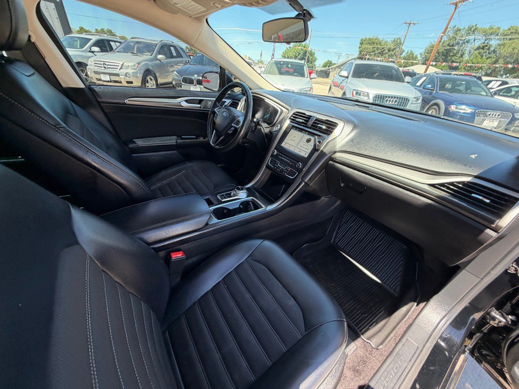2017 Ford Fusion Image 16