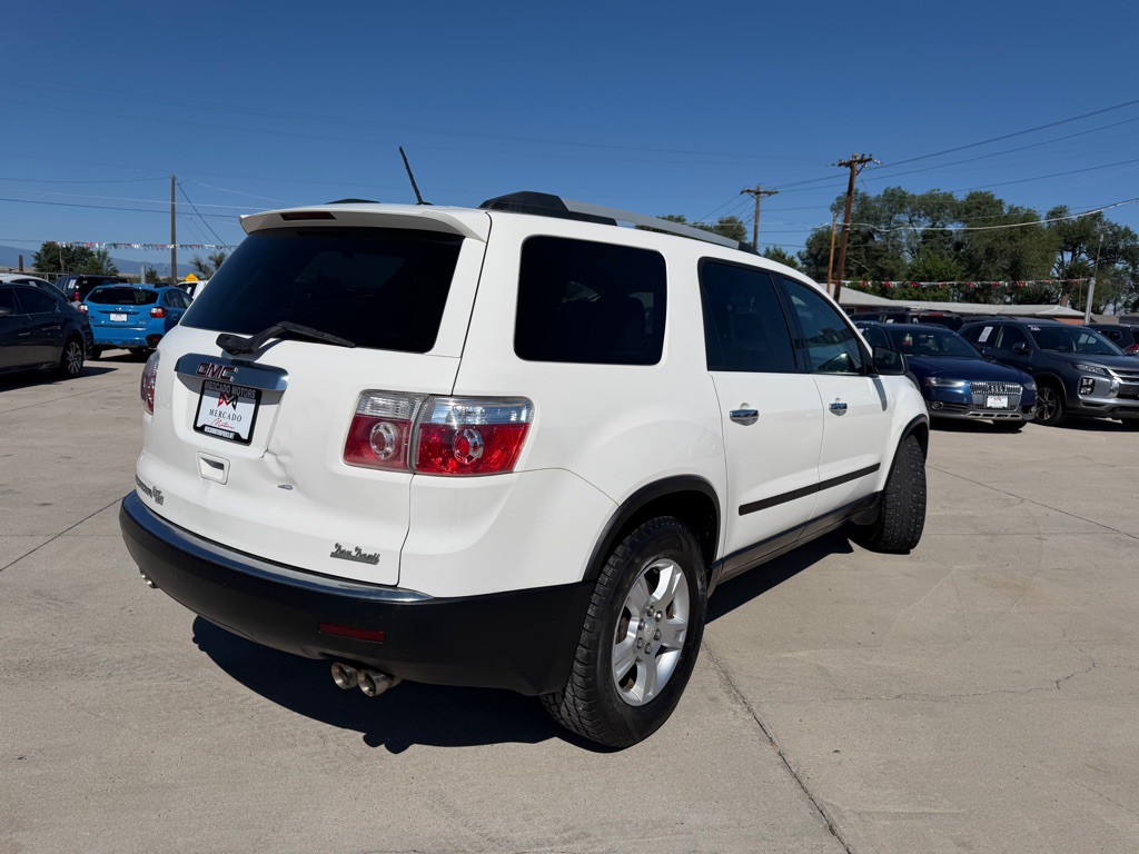 2011 GMC Acadia Image 3