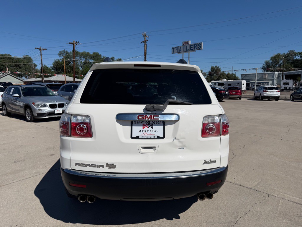 2011 GMC Acadia Image 4