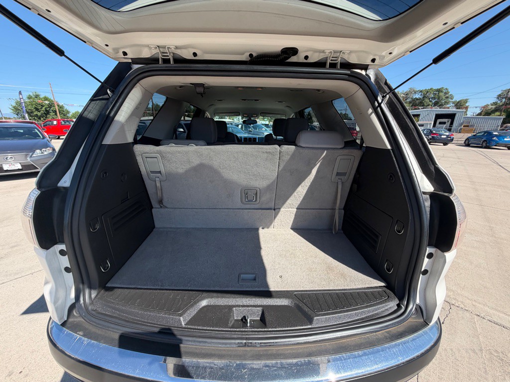 2011 GMC Acadia Image 14