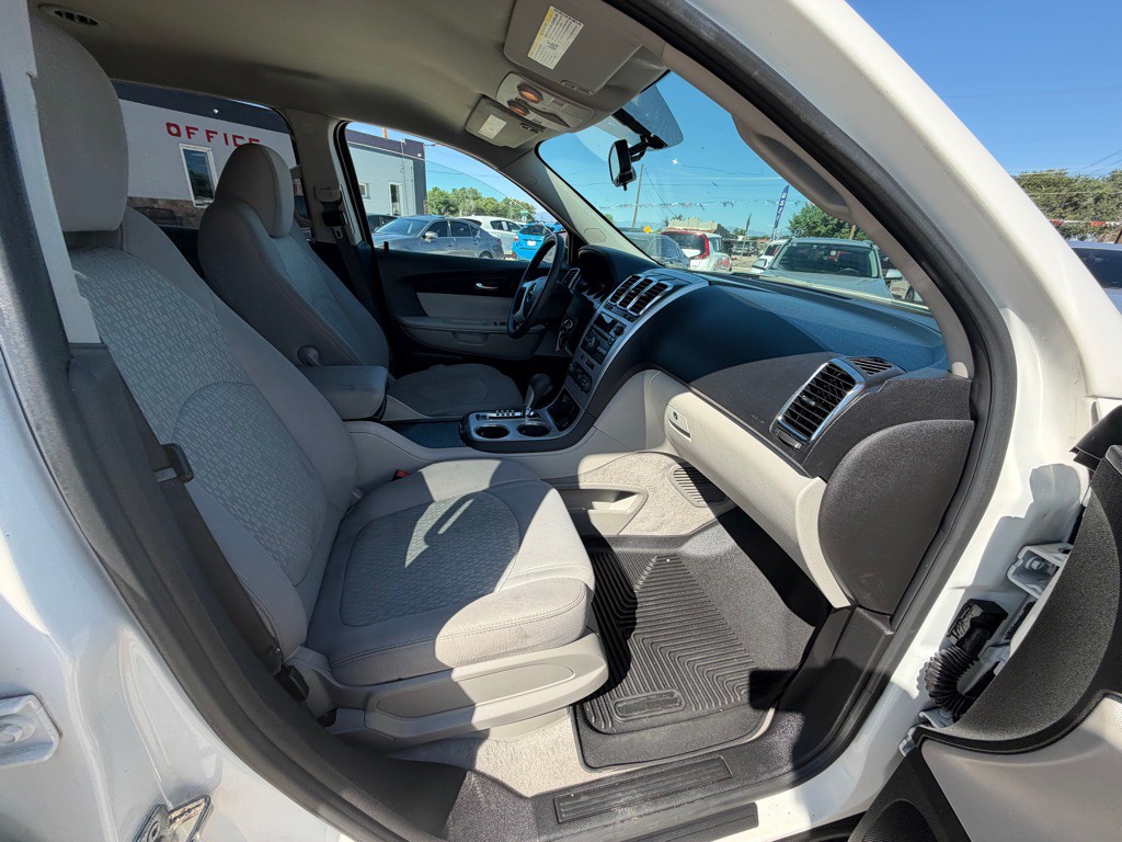 2011 GMC Acadia Image 19