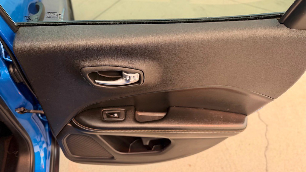 2019 Jeep Compass Image 16