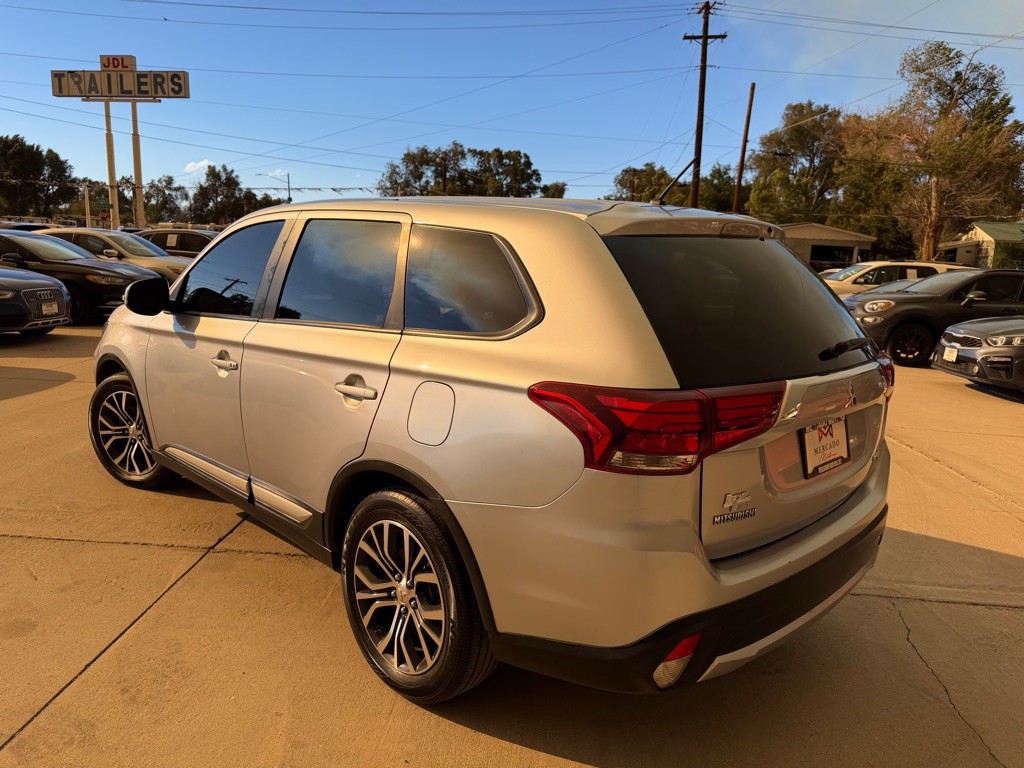 2016 Mitsubishi Outlander Image 5