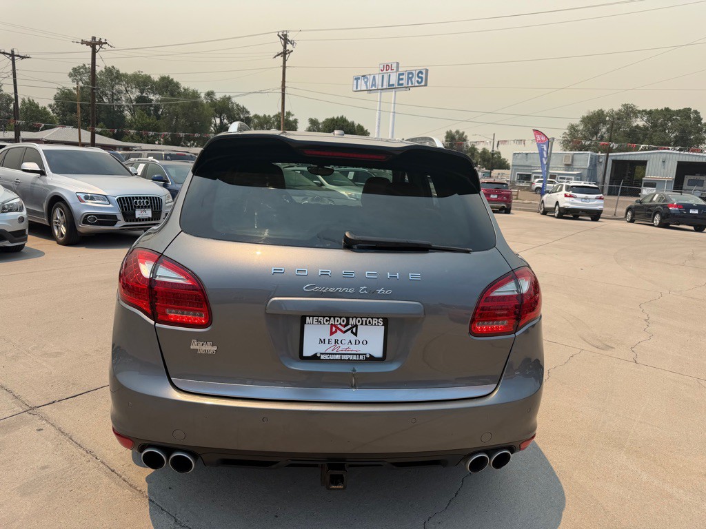 2014 Porsche Cayenne Image 4