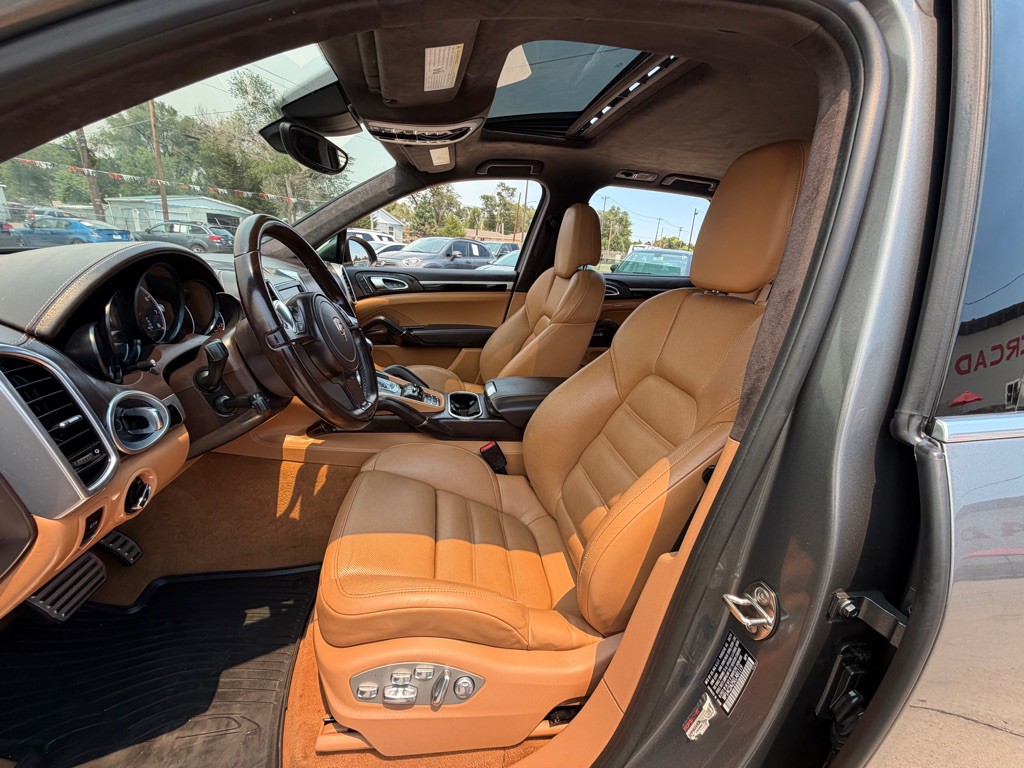 2014 Porsche Cayenne Image 9
